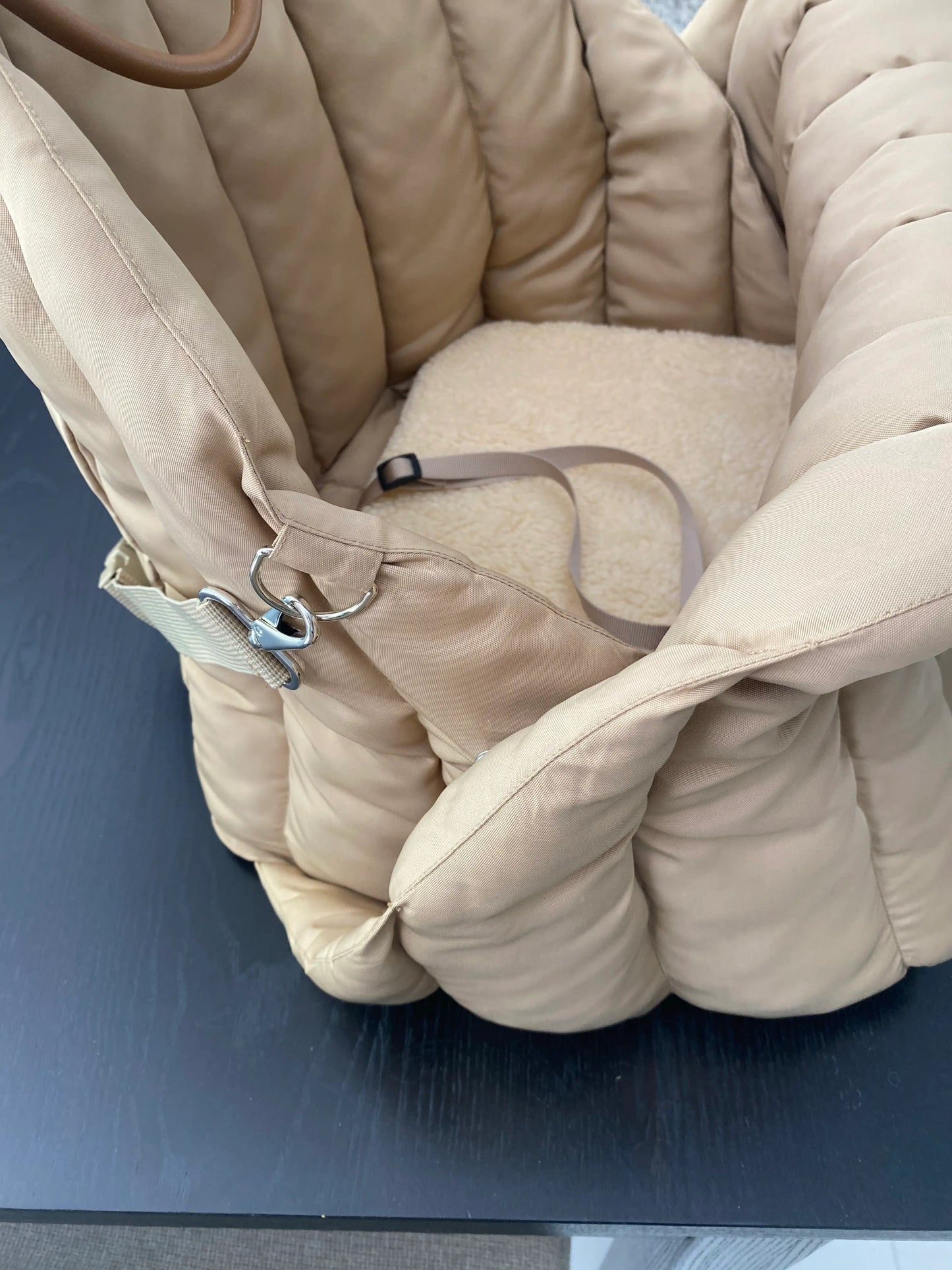 Bilsete til hund - beige - Dyrekompaniet