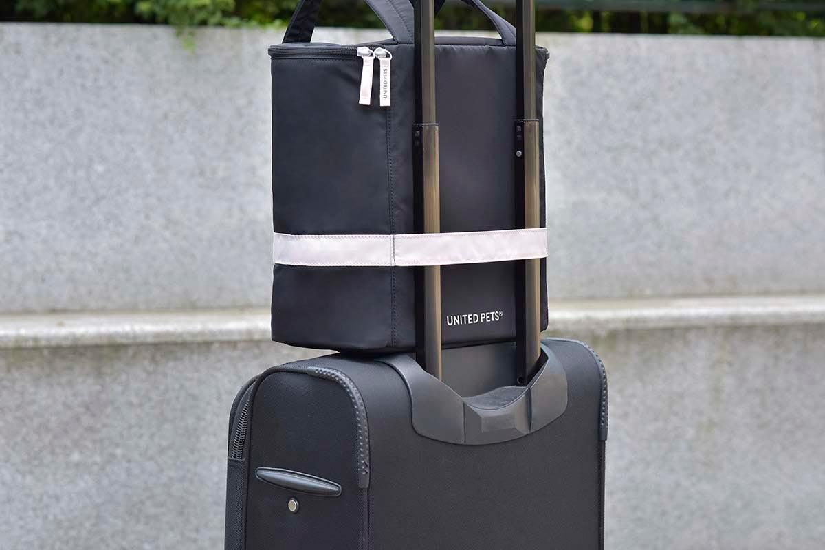 Reiseveske til hund og katt svart/grønn - Dyrekompaniet